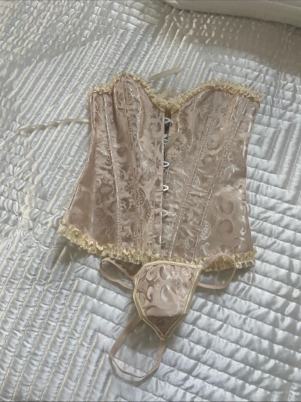 NEW Delicate Lace Bustier Corset Set in Cream with Matching Pantie